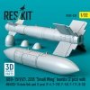 RESKIT RS32-0539 GBU-15(V)21, 22/B Small Wing bombs (2 pcs) with AN/AXQ-14 data link pod (1 pcs) (3D Printed) 1/32